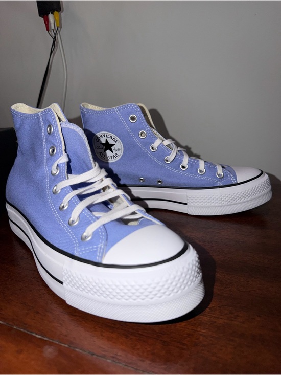 Converse Shoes - Converse High Top Sneakers in Veri peri Canvas